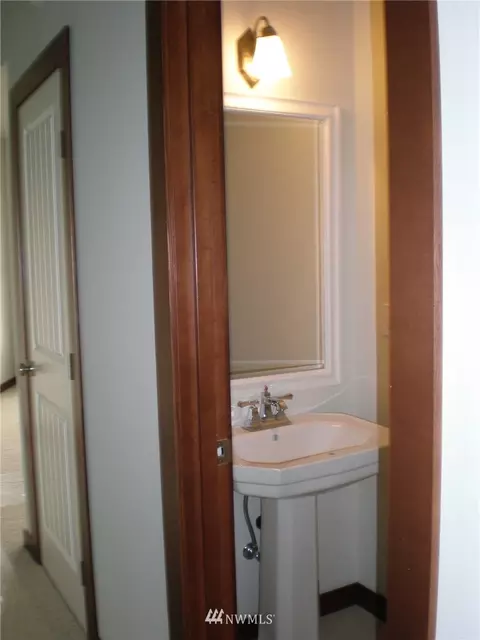 816 E Marine View Dr, Everett, WA 98201 photo 15