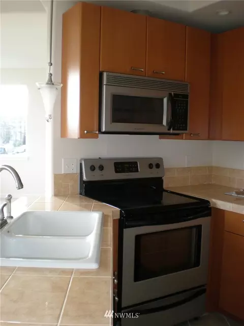 816 E Marine View Dr, Everett, WA 98201 photo 9