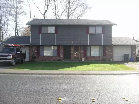 9207 Sharon Dr, Everett, WA 98204 photo 1