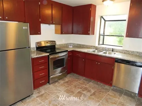 2905 10 St, Everett, WA 98201 photo 3