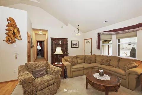 7851 E Grapeview Loop Rd, Allyn, WA 98524 photo 2
