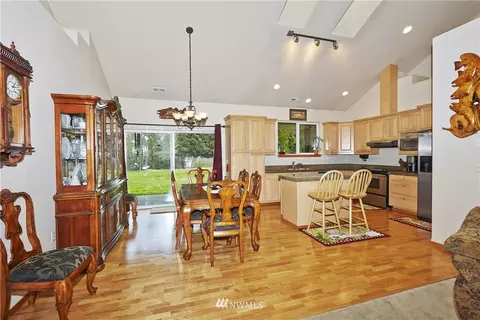 7851 E Grapeview Loop Rd, Allyn, WA 98524 photo 5