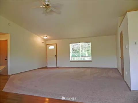 51 Ely Pl, Allyn, WA 98524 photo 2