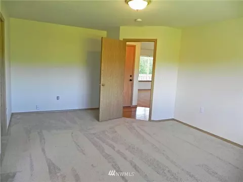 51 Ely Pl, Allyn, WA 98524 photo 3