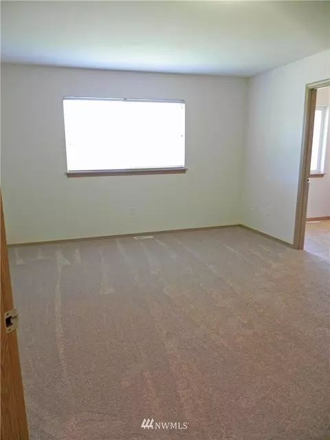 51 Ely Pl, Allyn, WA 98524 photo 4