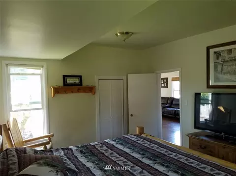 1360 Marion St, Enumclaw, WA 98022 photo 11