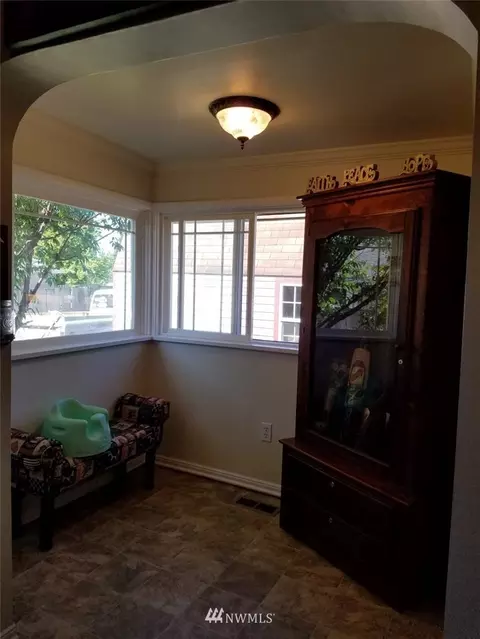 1360 Marion St, Enumclaw, WA 98022 photo 6