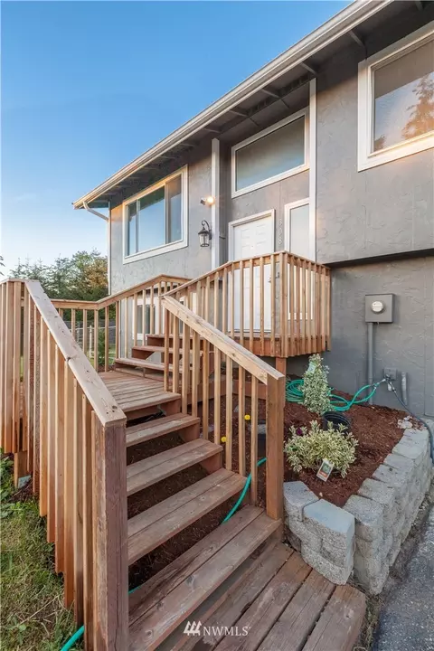 308 179th St E, Spanaway, WA 98387 photo 4