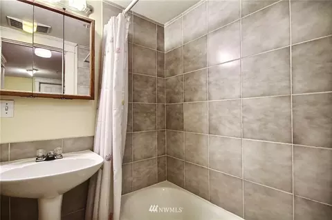 142 21st Ave E, Seattle, WA 98112 photo 10