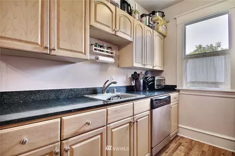 142 21st Ave E, Seattle, WA 98112 photo 13