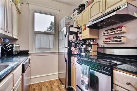 142 21st Ave E, Seattle, WA 98112 photo 14