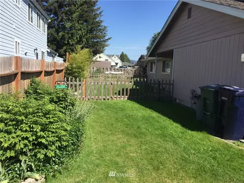 1855 1865 Garfield St, Enumclaw, WA 98022 photo 3