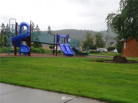1015 Eagle Ave SW, Orting, WA 98360 photo 3