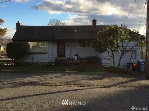 2021 E 16th St, Bremerton, WA 98310 photo 1
