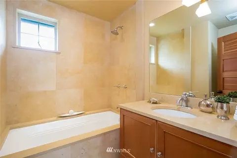 2952 E Harrison St, Seattle, WA 98112 photo 16
