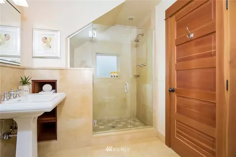 2952 E Harrison St, Seattle, WA 98112 photo 13