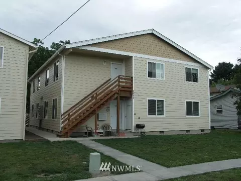 1011 8th, Longview, WA 98632 photo 1