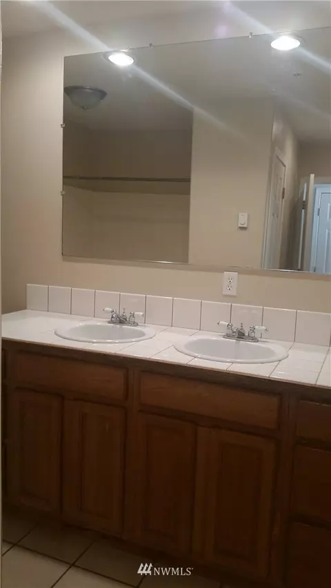 1011 8th, Longview, WA 98632 photo 4