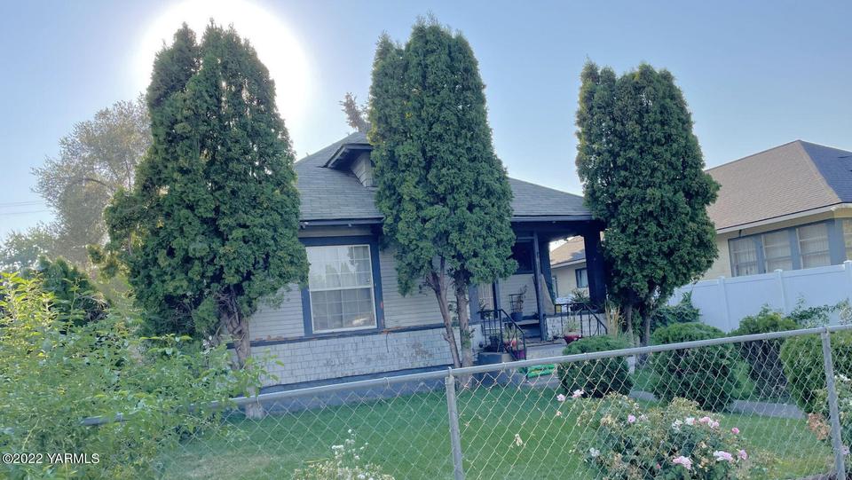 104 S 8th St, Yakima, WA 98901 2 Photos MLS 222300 Movoto