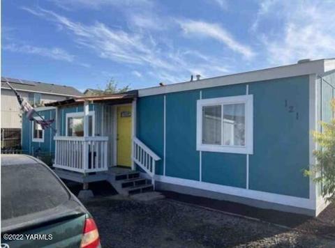 121 E Riel Ln, Moxee, WA 98936 photo 1
