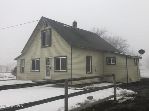 1410 E Charron Rd, Moxee, WA 98936 photo 1