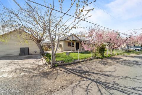 1610 S 14th St, Yakima, WA 98901 | 12 Photos | MLS #23-863 - Movoto