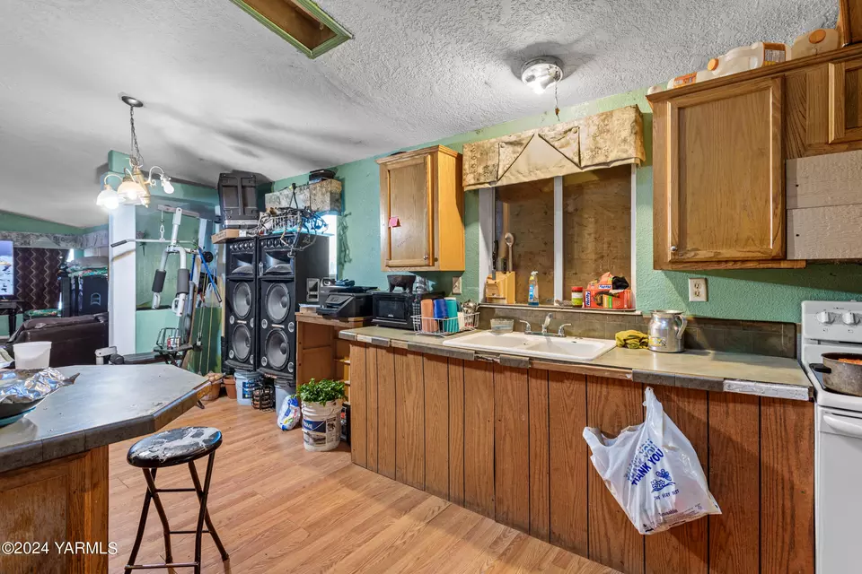 6240 Mcdonald Rd, Wapato, WA 98951 10 Photos Movoto