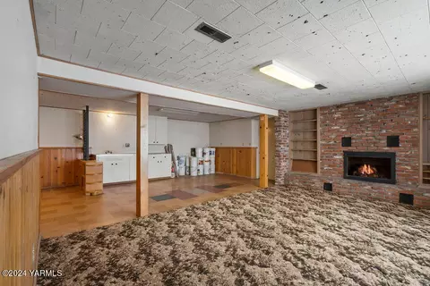 16081 Ahtanum Rd, Yakima, WA 98903 | 33 Photos - Movoto