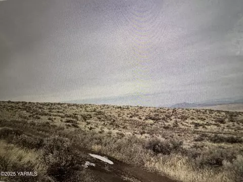 Nna Yakima Curlew Rd, Yakima, WA 98901