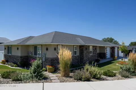 119 Vineyard View Ln, Yakima, WA 98901