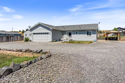 3485 Selah Loop Rd, Selah, WA 98942