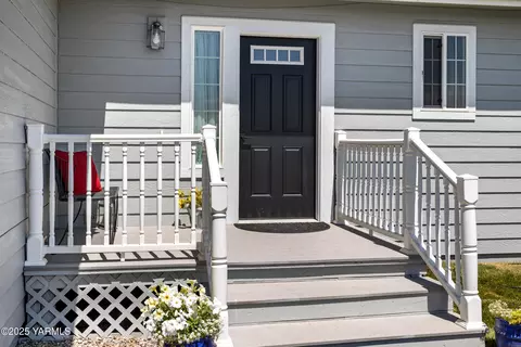 3485 Selah Loop Rd, Selah, WA 98942