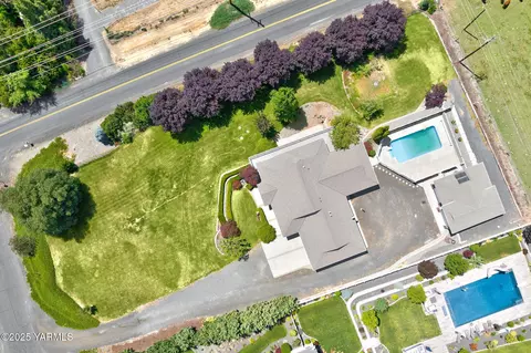 20 Gala Dr, Selah, WA 98942