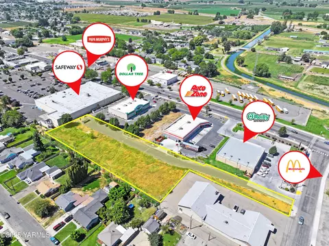 614 E Wine Country Rd, Grandview, WA 98930