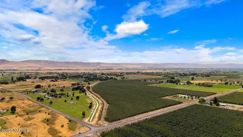 Nka Apricot Rd, Grandview, WA 98930