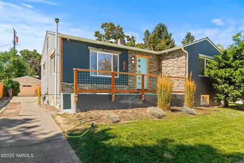 908 S 30th Ave, Yakima, WA 98902
