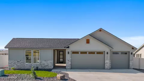 204 E Ian Ave, Ellensburg, WA 98926