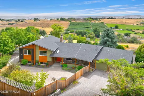 720 Ghormley Rd, Yakima, WA 98908