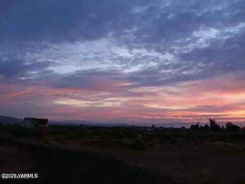 Nka E Pheasant Hill Rd, Yakima, WA 98908