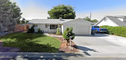 3304 Gregory Ave, Yakima, WA 98902