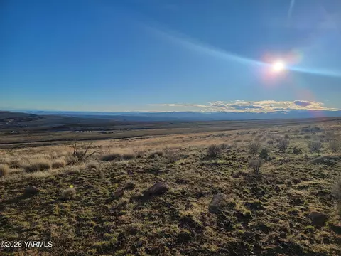 Nka Wenas View Dr, Selah, WA 98942