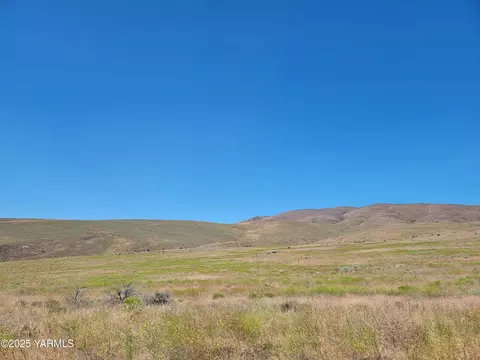 Nka Wenas View Dr, Selah, WA 98942