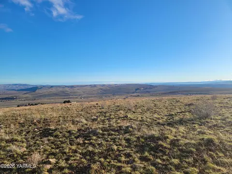 Nka Wenas View Dr, Selah, WA 98942