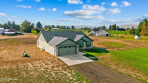 12312 Nelson Rd, Yakima, WA 98903