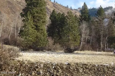 Nka Nile Rd, Naches, WA 98937