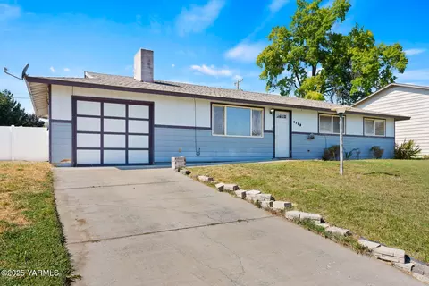 1118 S 29th Ave, Yakima, WA 98902