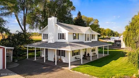 790 Cook Rd, Yakima, WA 98908