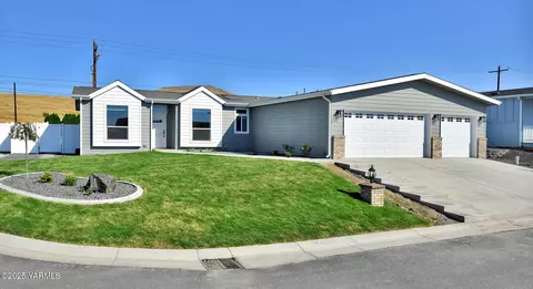 200 Bridle Way #137, Yakima, WA 98901