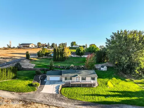 320 Westridge Rd, Selah, WA 98942