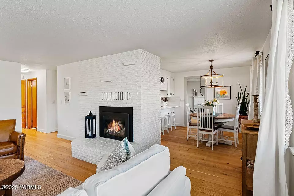 Dining - 1115 S 28th Ave, Yakima, WA 98902 photo 1 of 3